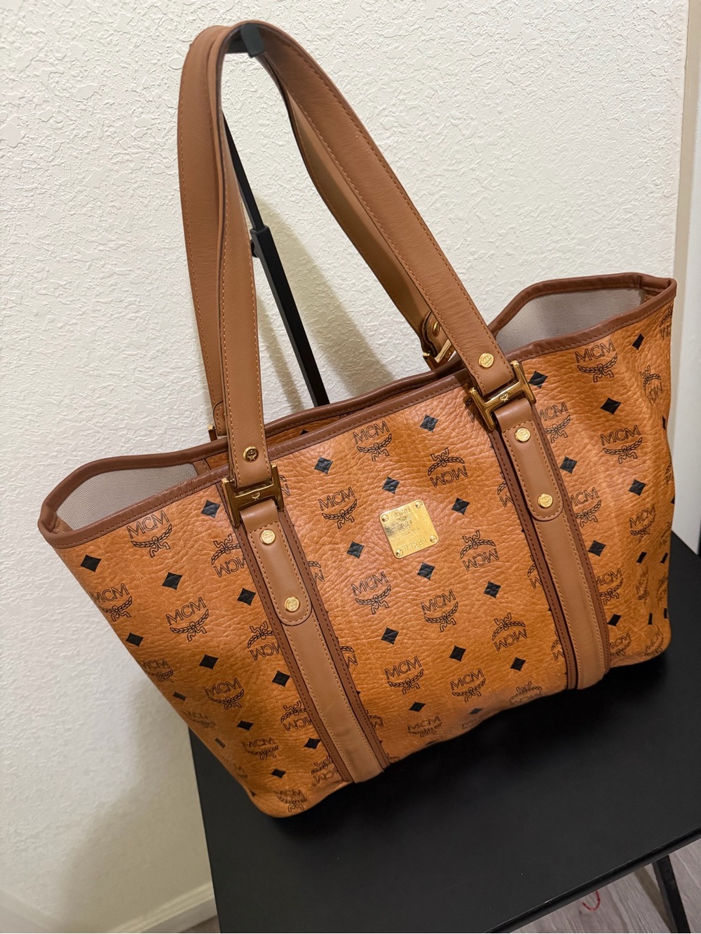 MCM Cognac Visetos Logo Tote in Tan and Brown - Picture 2 of 7